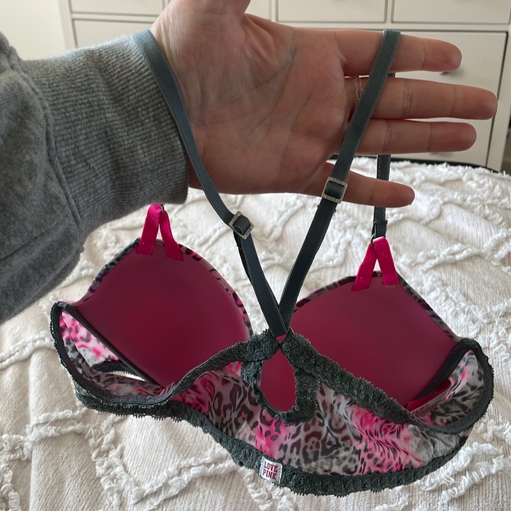 Pink Bra - Picture 3 of 4